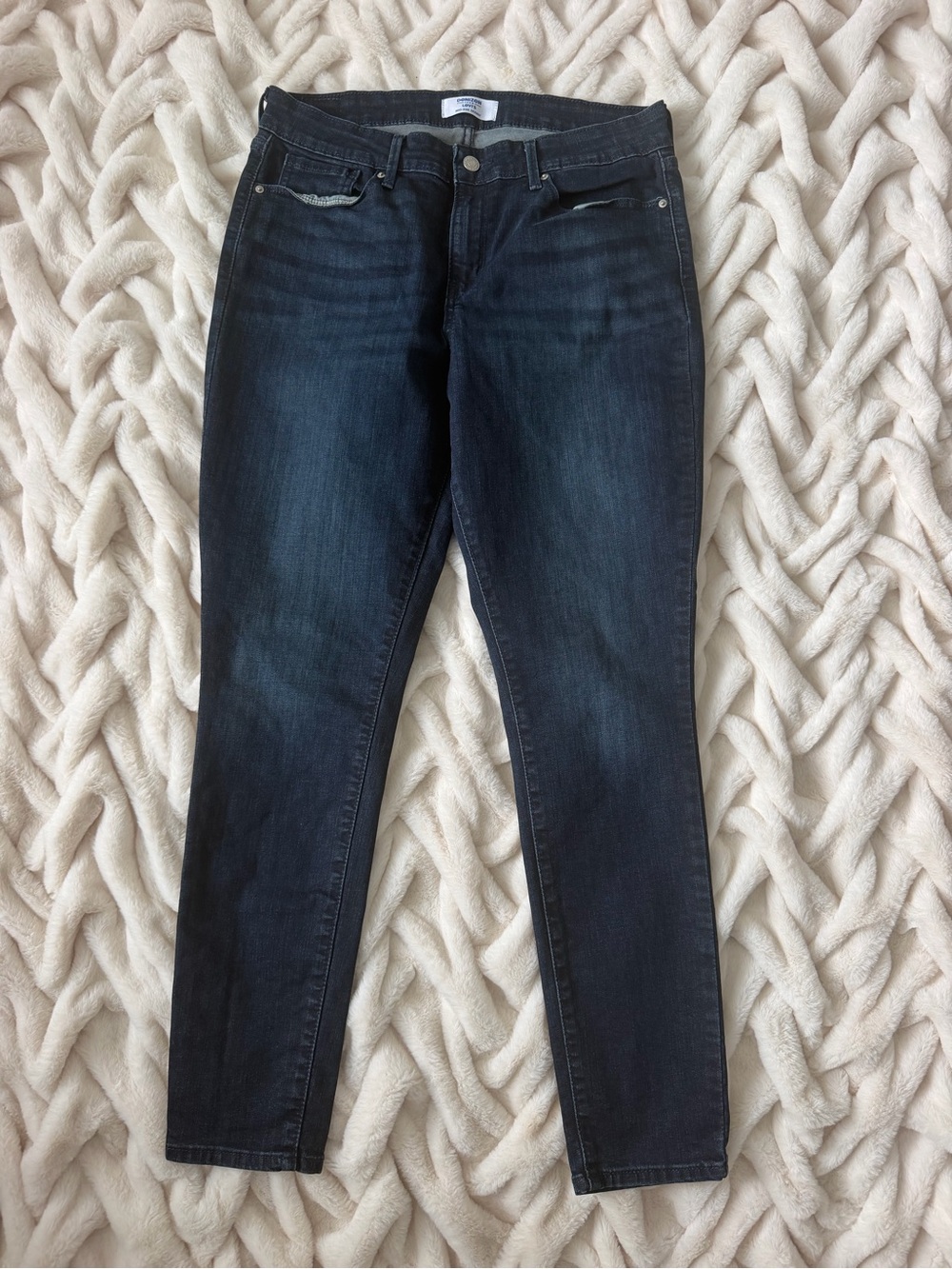 Levi's Women's Skinny Jeans in Dark Wash